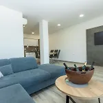 Apartament Maris *