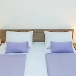 Apartament Maris *