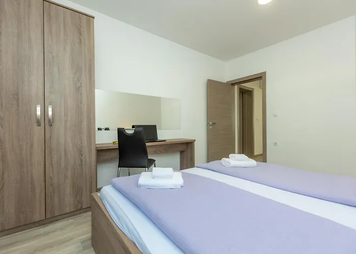 Maris * Sveti Filip i Jakov